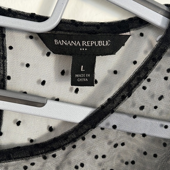 Sheer black dotted top with flutter sleeves Banana Republic Sz L - Picture 2 of 4